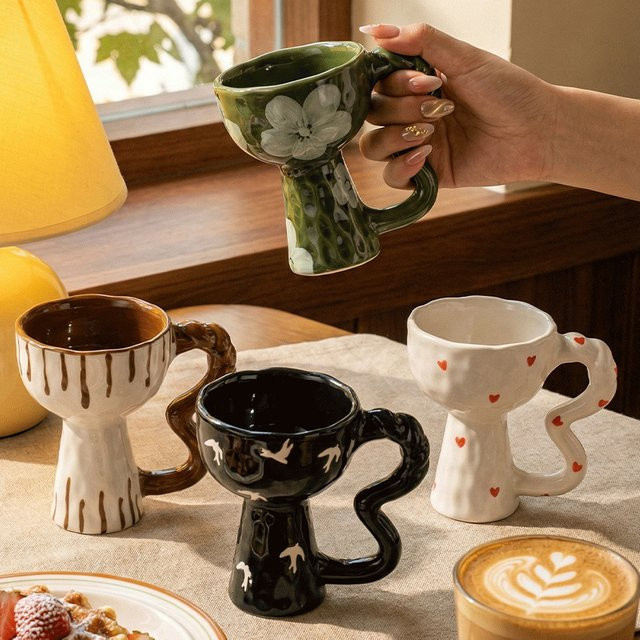 Handbemalter Keramikbecher im Vintage-Stil von PDQ für Kaffee und Tee - Bild 1