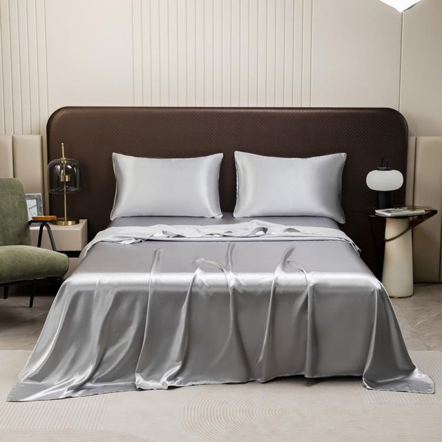 Satin Bettlaken-Set aus Mikrofaser in Grau mit Oberlaken und Kissenbezügen für den Sommer - Bild 1