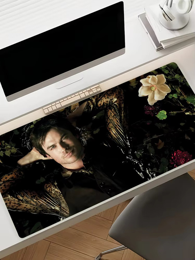 Damon Salvatore Vampire Diaries XXL Mauspad als rutschfeste Schreibtischunterlage in Multicolour für PC und Laptop - Bild 7