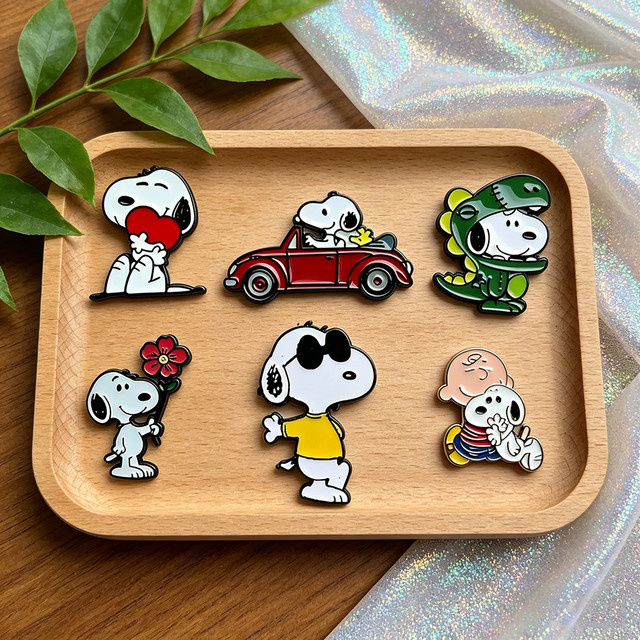 Bandai Anstecknadeln Set, Snoopy Cartoon Emaille, Revers-Brosche - Bild 1