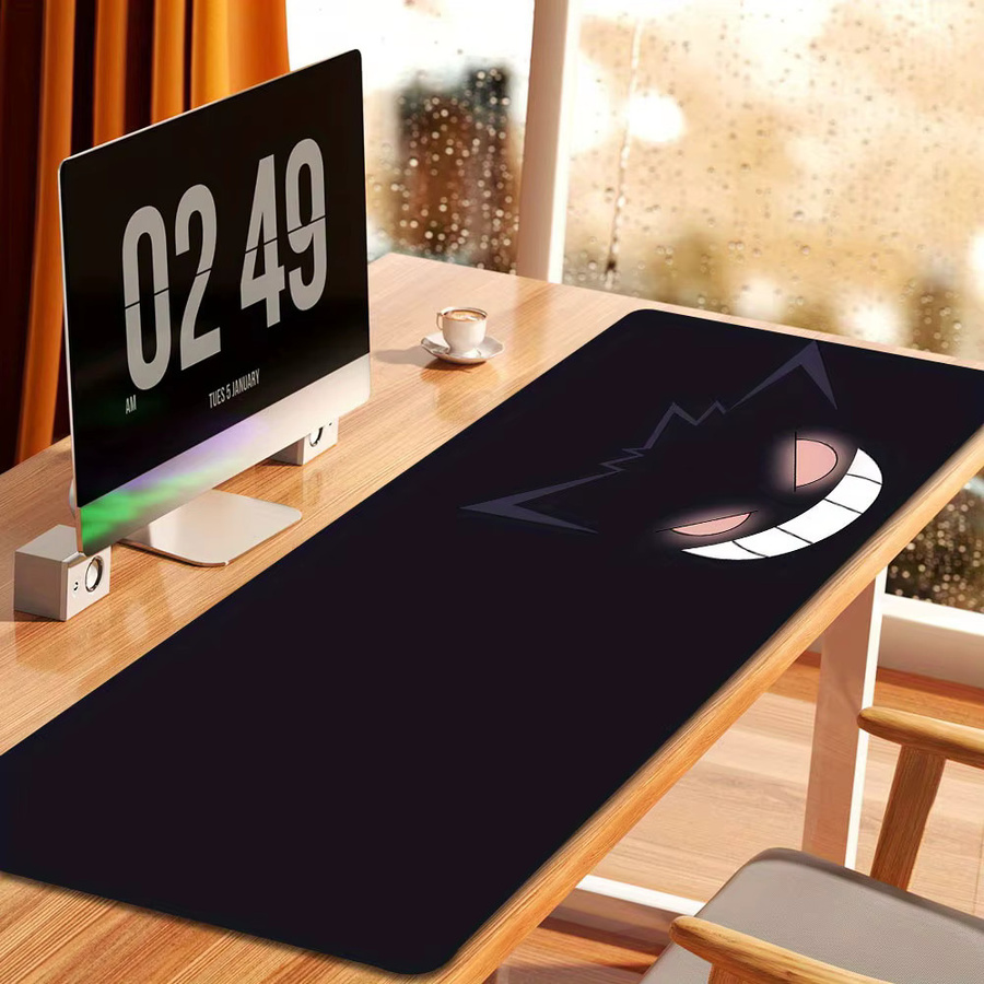 Großes Gaming-Mauspad mit Cartoon-Monster-Muster in Schwarz für E-Sport und Büro - Bild 4