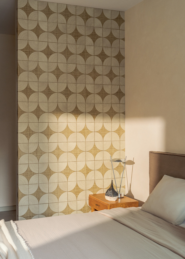 Élitis Tapete Courbes VP 995 10 in Beige mit abstraktem geometrischem Design aus Vinyl und Vlies - Bild 1
