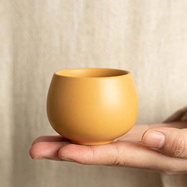 Handgefertigte gelbe Zisha Luohan Teetasse aus Yixing Ton für die traditionelle Gongfu-Teezeremonie von PDQ - Bild 1