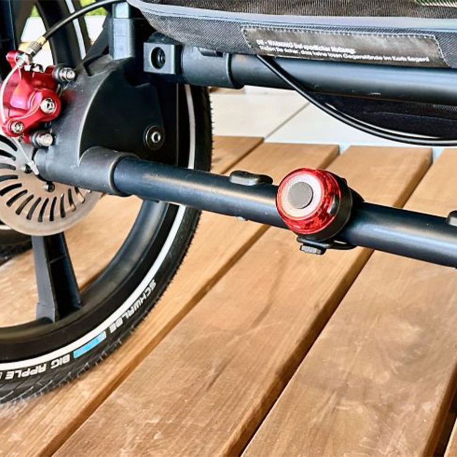 TFK Sicherheits LED Licht mit Bremslicht in Schwarz - Bild 3