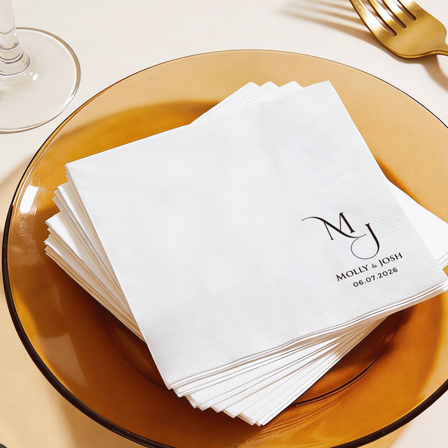 Personalisierte Papierservietten in Weiß für Hochzeiten, Babypartys und Junggesellinnenabschiede mit individuellem Text - Bild 1