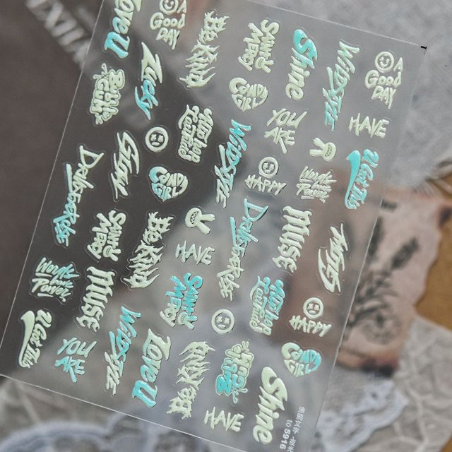 Rhstoe Nagelaufkleber Graffiti-Schriftzug Love U Shine, Glänzend, Unisex - Bild 1