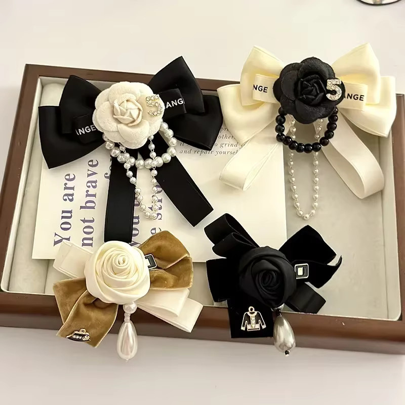 i-Remiel Brosche aus Kamelienstoff, Kristall, Perle, Schwarz, Damen - Bild 1