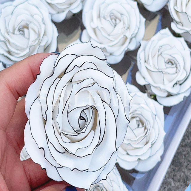 6 Stück Künstliche Chanson-Rosen von Spilewka in Pink und Schwarz, Duftende Seifenblumen-Köpfe für Hochzeitsdekoration und DIY-Geschenke, Durchmesser: 7 cm - Bild 1