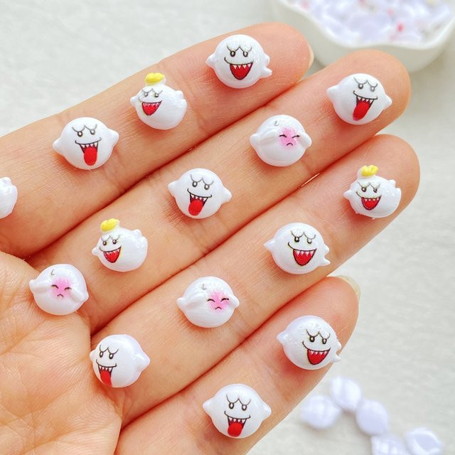 50 Stück Mini-Cartoon-Geist-Figuren aus Kunstharz in Weiß und Multicolour für DIY-Schmuck und Nail-Art - Bild 1