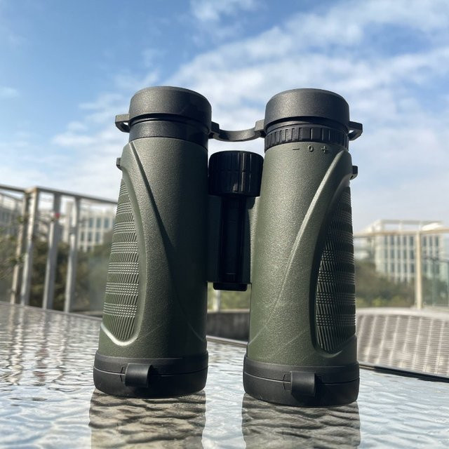 SUNCORE Outdoor-Fernglas 10x42 in Orange oder Grün mit rutschfestem Griff für die Bergerkundung - Bild 1