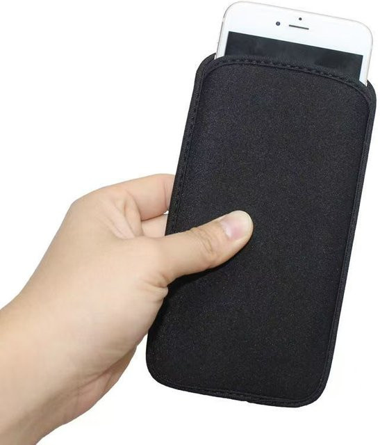 Stoßfeste und staubdichte Handyhülle mit Neopren-Innenfutter für Apple Smartphones 6–6,5 Zoll in Schwarz - Bild 1