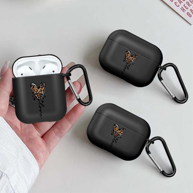 Schutzhülle mit Leoparden- und Herzmuster für Apple AirPods Pro in Schwarz - Bild 1