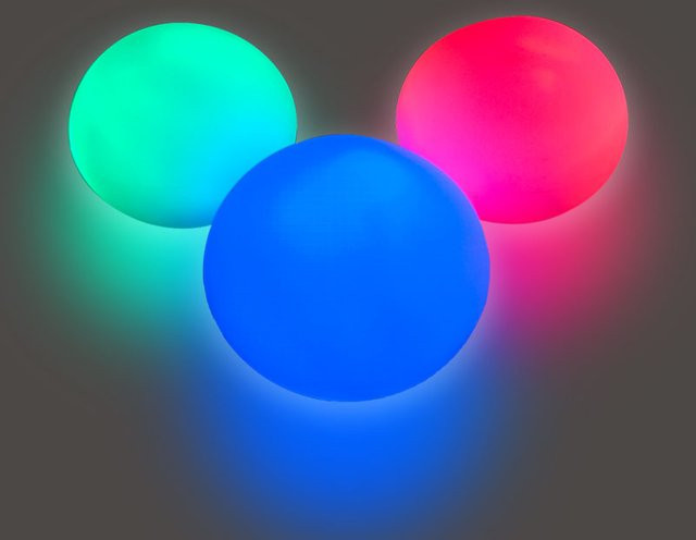 Soonjoy LED-Jonglierbälle, Leuchtbälle, USB-wiederaufladbar, 3er-Set - Bild 1