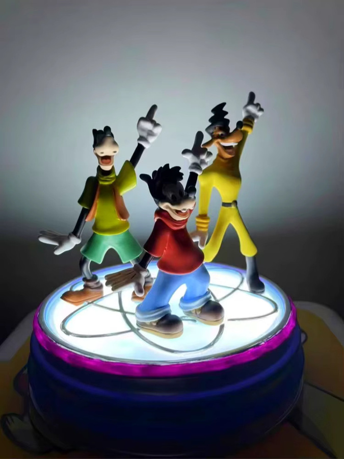 Aoger Disney Shanghai Disneyland Castle Kristallkugel mit LED-Licht Goofy und Max Disco Dancing Ornament in Blau und Mehrfarbig - Bild 2