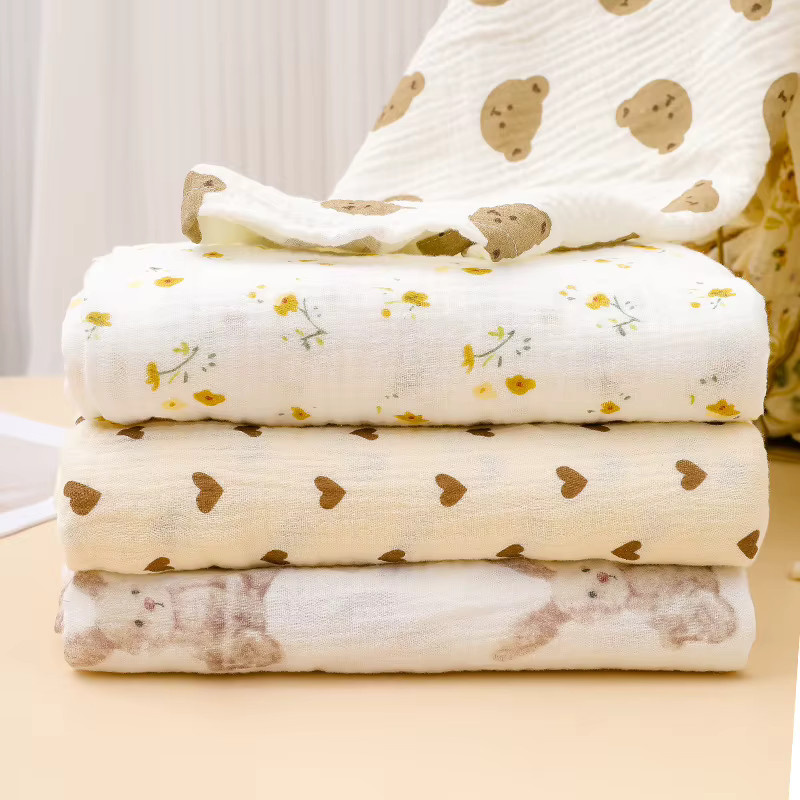 Baby Decke aus Baumwoll-Musselin mit floralem Print in Weiß, doppelschichtige Gaze-Pucktuch und Badetuch für dein Baby - Bild 1