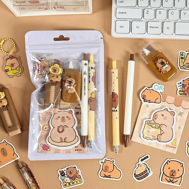Kappi Bala Schreibwaren-Set mit Cartoon-Capybara-Design in Mehrfarbig - Bild 1