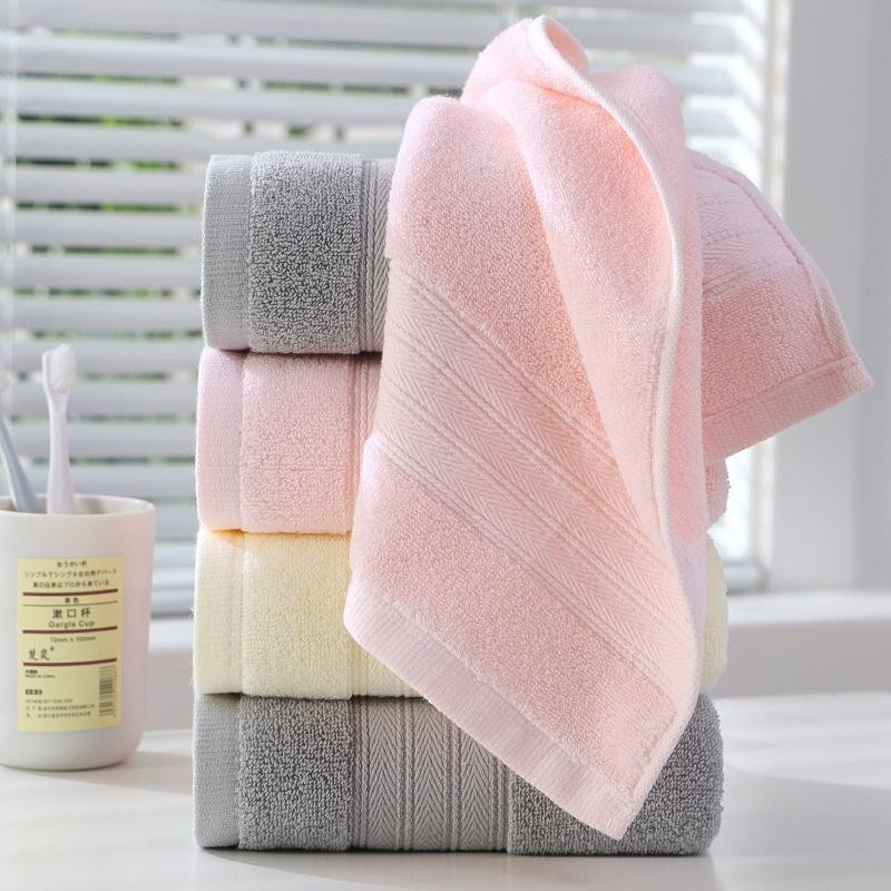 Personalisierbares Baumwolltuch mit Stickerei von Yiran Furniture, B/H: 33 x 73 cm - Bild 1