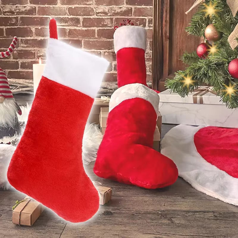 Weihnachtsstrümpfe in Rot und Weiß mit Plüschmanschette zur Dekoration für deinen Kamin, Höhe: 42 cm - Bild 3