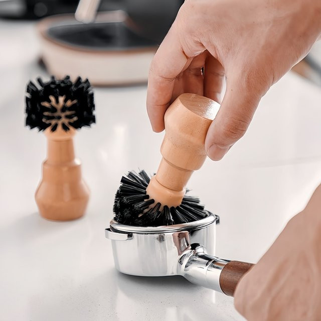 WUWANLI Kaffeemaschinen-Griff-Reinigungsbürste mit Holzgriff in Braun - Bild 1