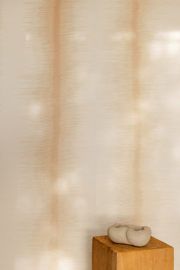 Élitis Tapete Tissoro RM 1078 01 in Beige mit abstraktem Streifenmuster und Sisal-Optik - Bild 2