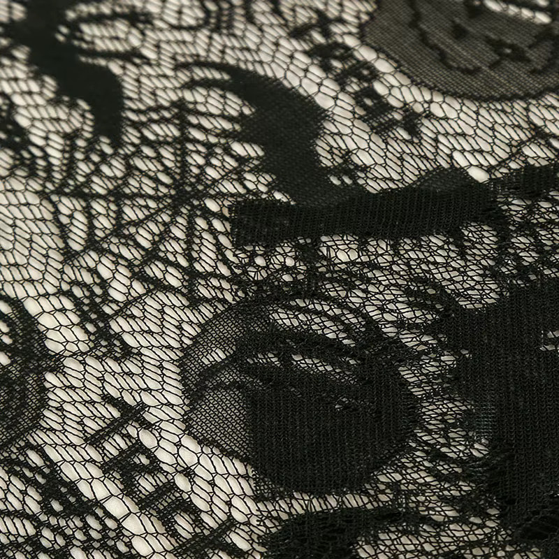 Schwarze Halloween-Spitzen-Tischdecke mit Fledermaus-Netz und Totenkopf-Muster für deine Party-Dekoration - Bild 3