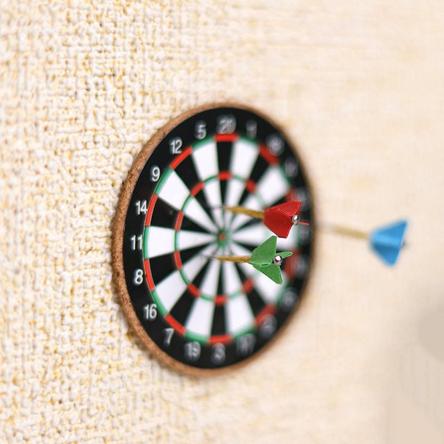 Mini Darts Sport Set, 1:6 antike Puppenhaus Miniatur, Zubehör, Holz, Bunt / Mehrfarbig - Bild 1