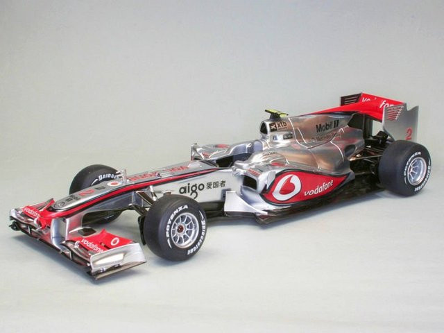 Revell McLaren Mercedes MP4-25 Lewis Hamilton, Modellset, 1:24 - Bild 1