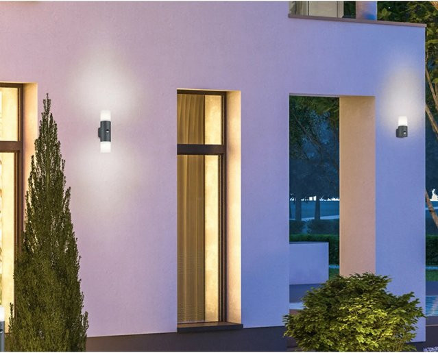 Trio Wandleuchte Hoosic 2-flammig mit Bewegungsmelder in Anthrazit aus Druckgussaluminium für Außenbereich und Eingangsbereich - Bild 1