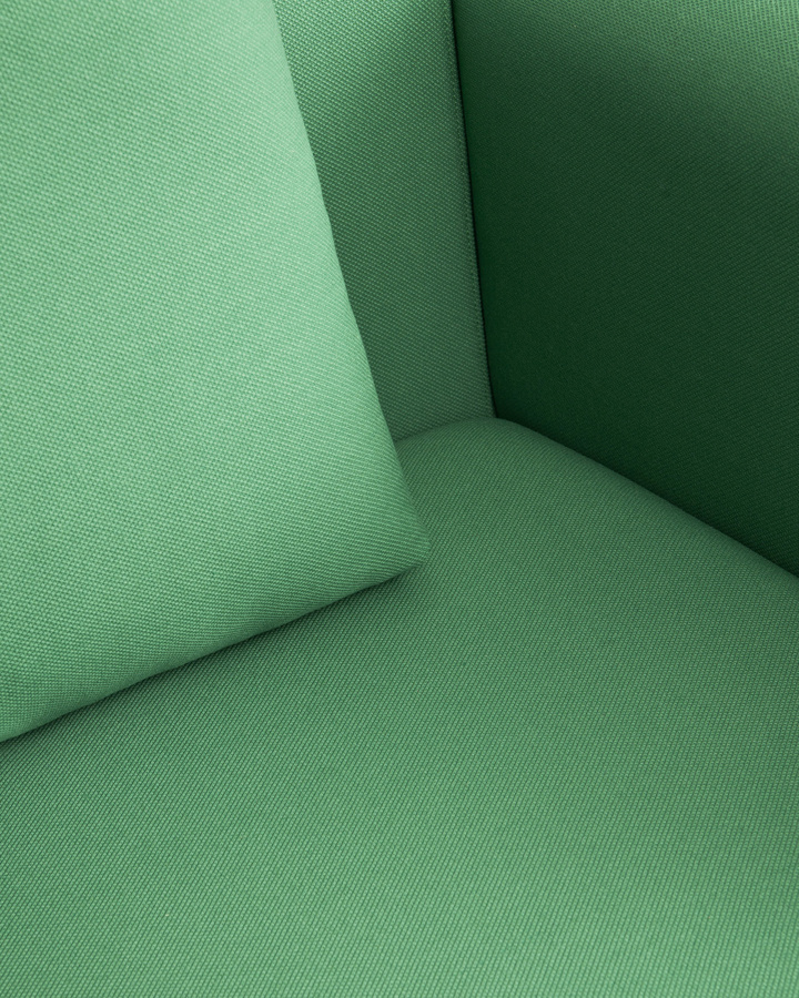 HAY Mags 2,5-Sitzer Sofa Kombination mit Stoffbezug und Armlehnen in minimalistischem Design - Bild 2