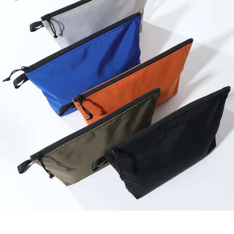 Wasserdichte und faltbare Kulturbeutel-Tasche für Outdoor, Reise und Kosmetik in Grün - Bild 3
