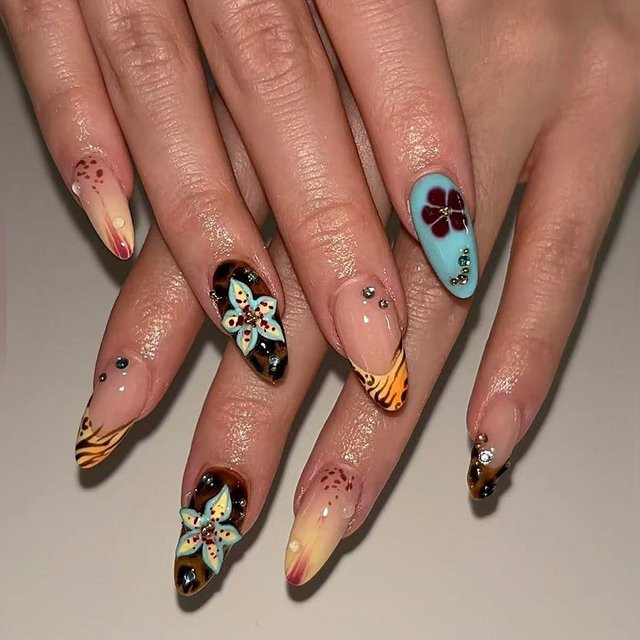 24er Set Falsche Nägel, Retro Braun Leopard Print, Blau Blume, Glänzend, Damen - Bild 1