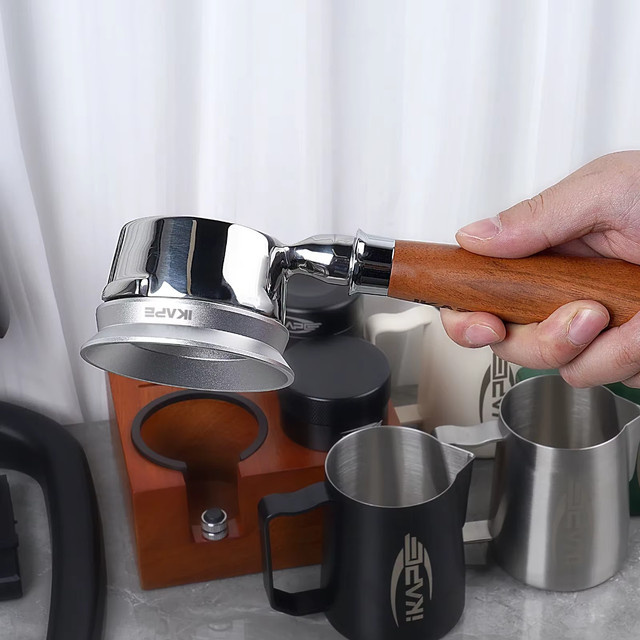 IKAPE Espresso-Magnet-Dosiertrichter mit Siebträger in Silber, kompatibel mit 51 mm, 54 mm und 58 mm Sieben, aus Edelstahl - Bild 1