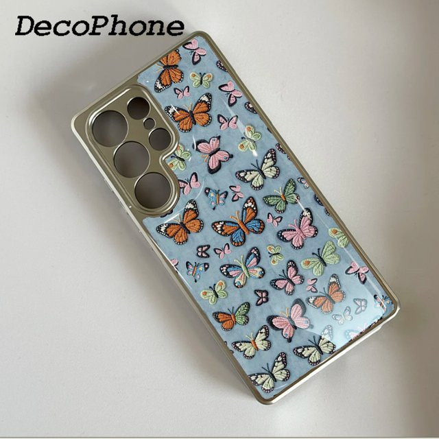 Sturzsichere Samsung Galaxy Handyhülle mit bunt gestickten Schmetterlingen in Epoxy-Optik für Galaxy S23 S24 S25 S26 Plus FE Ultra Edge in Multicolor - Bild 1