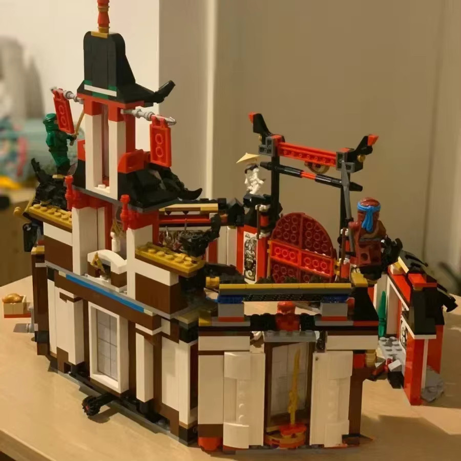 LEGO Ninjago Klosterhaus Spinjitzu, Baukasten-Set, 1.132 Teile - Bild 2
