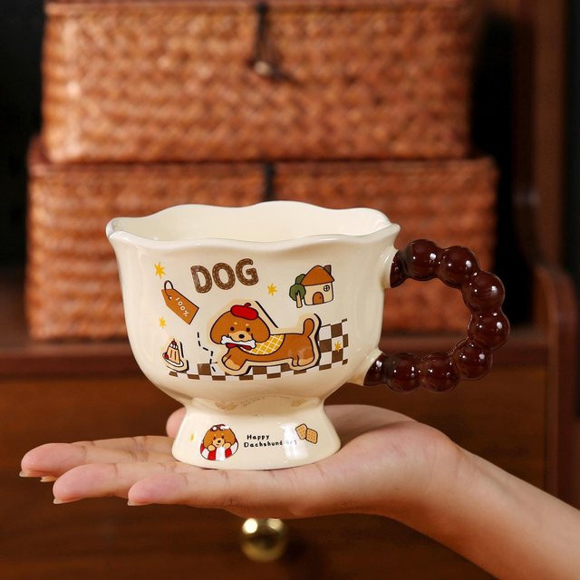 Yiran toy 1 Keramik Tasse mit Deckel und Löffel Dackel Design beige, 350,5 ml - Bild 1
