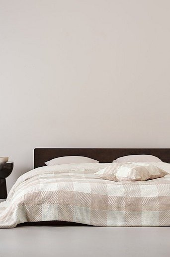 Jotex HAKO Tagesdecke aus Baumwolle in Beige, Waffelpique, Reversibel und Waschbar bei 40°C - Bild 1