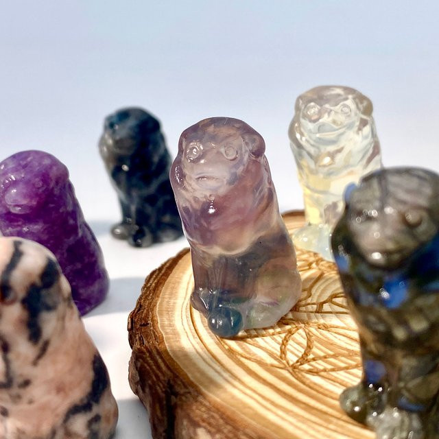 Natürliche Löwen-Kristallfigur aus Edelstein in Mehrfarben als Dekoration und Heilkristall - Bild 1