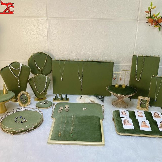 TREACHI Schmuck Display Rack aus Samt in Grasgrün für Halsketten, Ringe und Armbänder - Bild 1