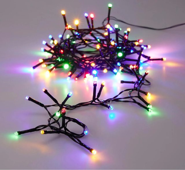 Bunte LED-Lichterkette mit 48 RGB-LEDs und schwarzem Kabel inklusive Controller und Timer für Batteriebetrieb - Bild 1