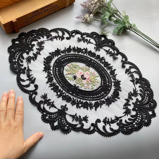 YUMMY Blumen-Spitzen-Applikationsbesatz aus Polyester-Netz in Schwarz, B: 43 cm, H: 30 cm - Bild 1