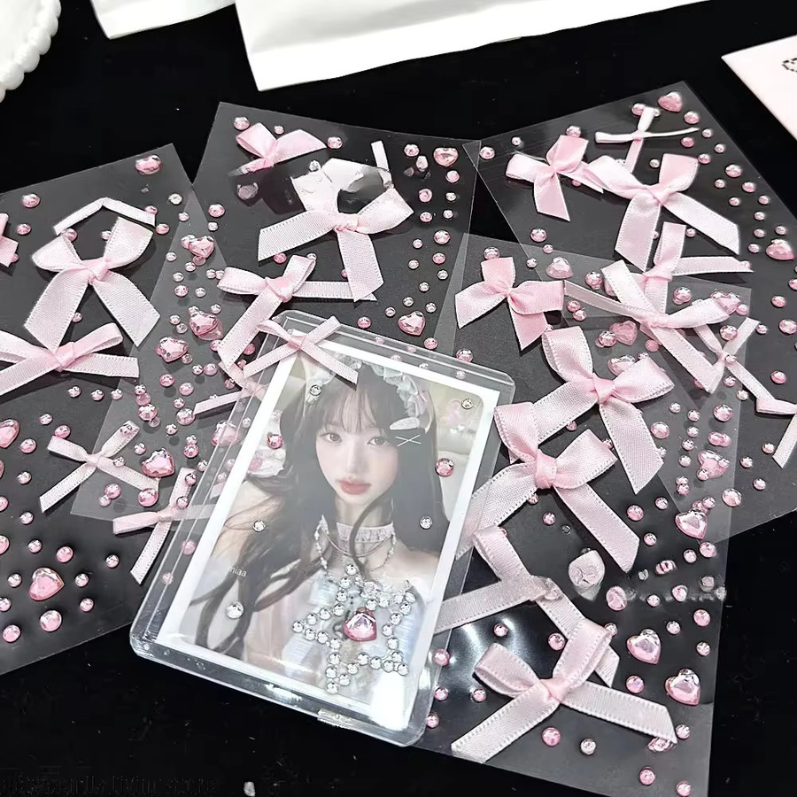 2 Stück 3D Kristall Aufkleber mit rosa Spitze und Schleife in Pink und Grau für DIY Kpop Toploader und glitzernde Deko-Geschenke - Bild 3
