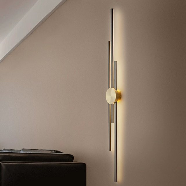 Claeted Moderne Wandlampe in Schwarz und Gold mit Up-Down-Lichtfunktion für Schlafzimmer und Flur - Bild 1