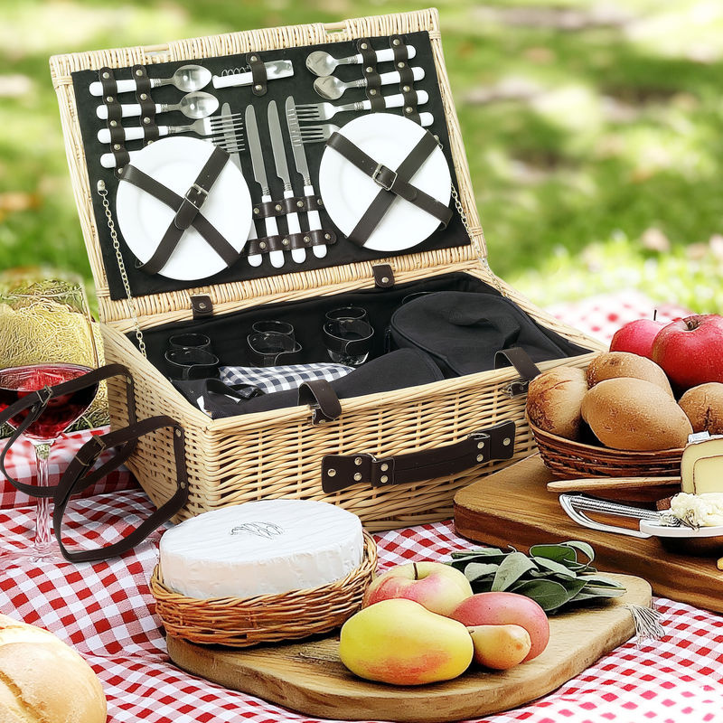 Outsunny Picknickkorb aus Rattan und Holz in Braun und Beige, Picknick-Set für 4 Personen mit Isoliertfach, Picknickdecke und Besteck, B/H/L: 34 x 20 x 54 cm - Bild 2