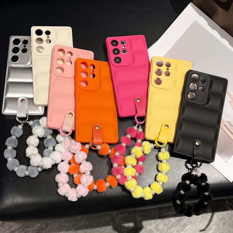 Samsung Handyhülle im Daunenjacken-Stil mit Plüsch-Perlen-Handschlaufe in Pink - Bild 3