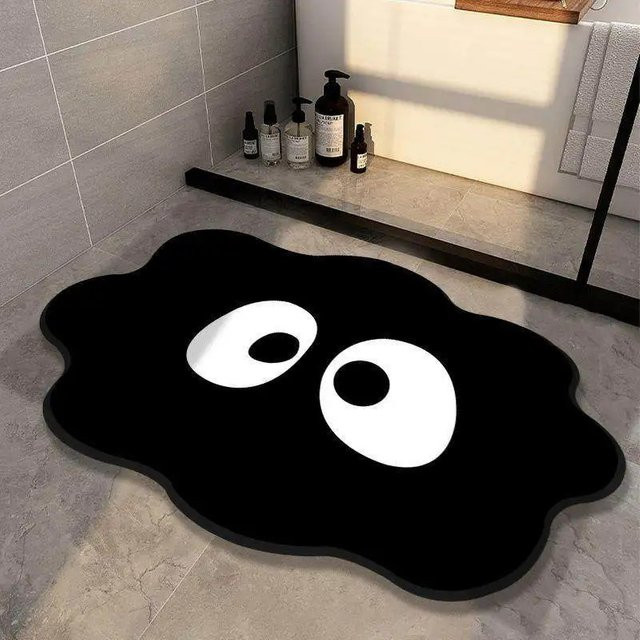 VIKAMA Soot Sprite Diatomit-Badematte in Schwarz, schnell trocknend und rutschfest mit Susuwatari Cartoon-Design - Bild 1