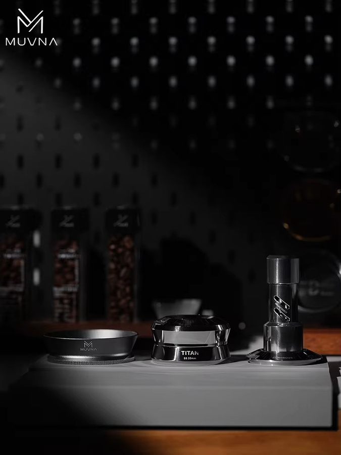 MUVNA Kaffee-Tamper aus Edelstahl mit Gewindebasis und 4 Federn in Silber für Espresso-Zubehör - Bild 1
