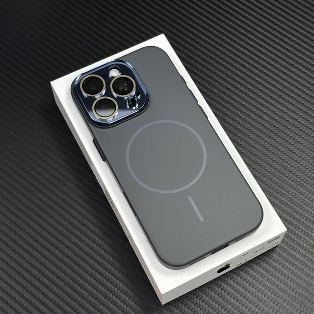 Luxus Kamera-Schutz Handyhülle für Apple iPhone 16 15 14 13 12 Pro Max mit MagSafe Magnetisch und Mattem Finish in Grau - Bild 1