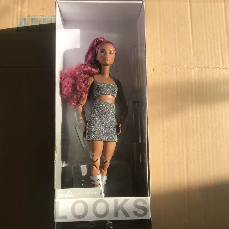Barbie Looks Sammlerpuppe, Multi Joint bewegliches lockiges Haar - Bild 1