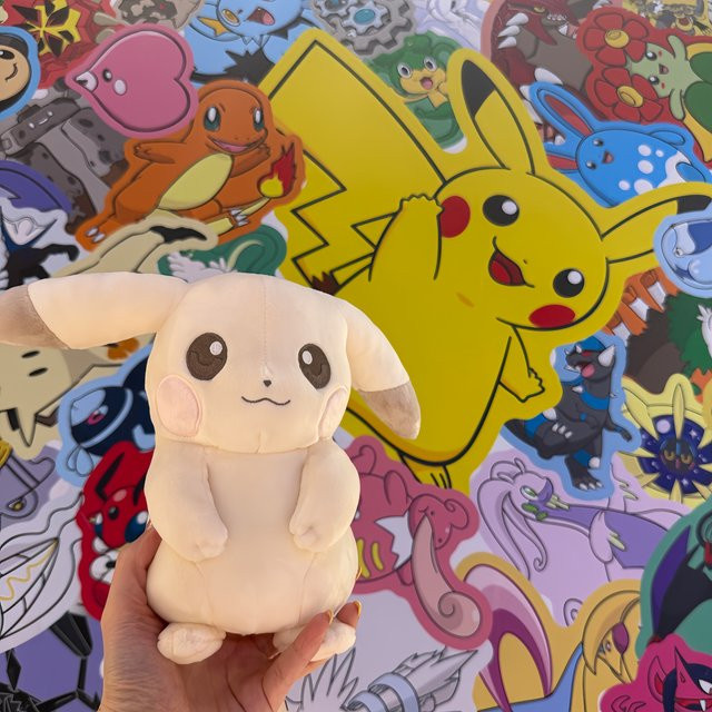 Pokopia Pokémon Pikachu Plüschtier, Weiß - Bild 1