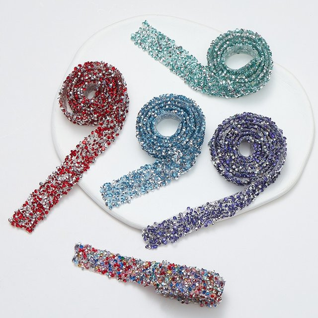 Selbstklebendes Strass-Harzband in Multicolour mit glitzernden AB-Kristallen, Breite: 1,2 cm, ideal für DIY-Dekorationen und Kleidung - Bild 1